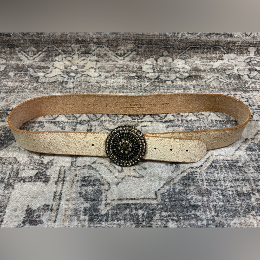 Fossil Embellished Cream‎ Leather Belt with Ornate Buckle Size Large - Picture 2 of 4